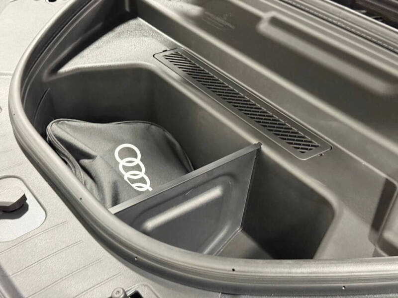 2025 Audi SQ6 e-tron quattro Prestige