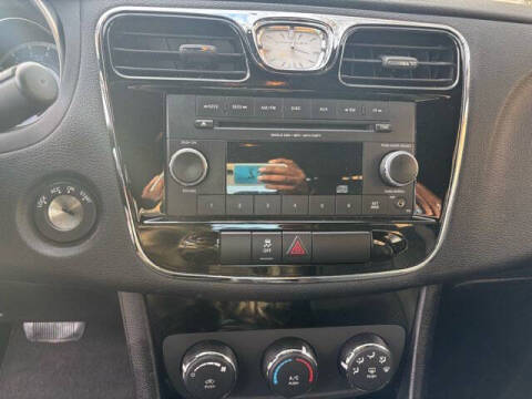 2012 Chrysler 200 LX
