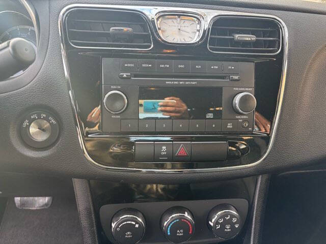 2012 Chrysler 200 LX
