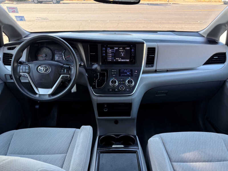 2017 Toyota Sienna