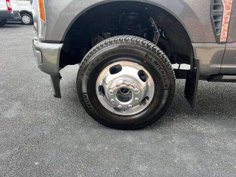 2023 Ford F-350 Super Duty Platinum