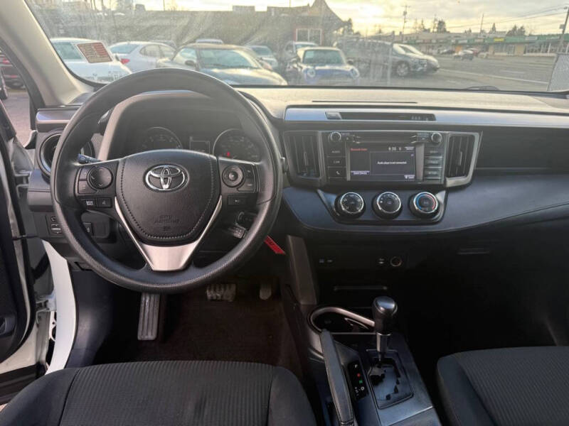 2017 Toyota RAV4 LE
