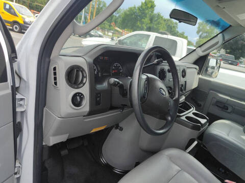 2011 Ford E-Series E-350 SD