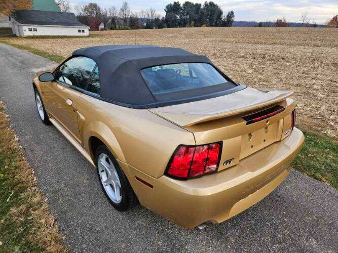 2000 Ford Mustang GT