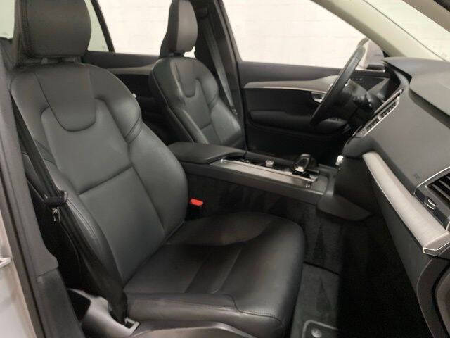 2025 Volvo XC90 B5 Core Bright Theme