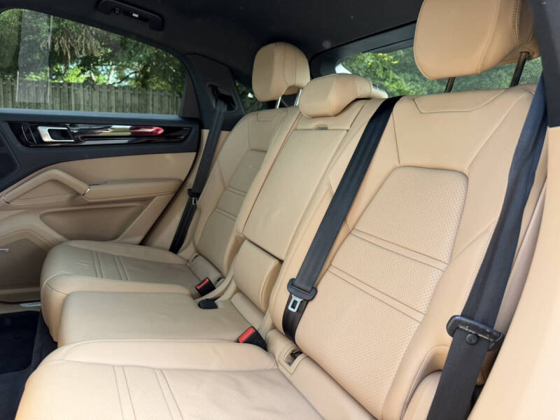 2020 Porsche Cayenne Coupe