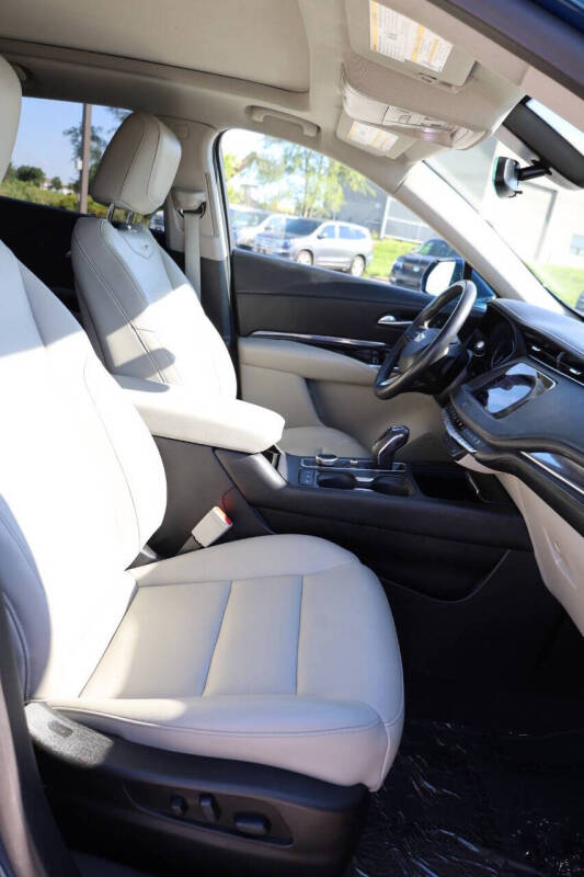 2019 Cadillac XT4 Luxury