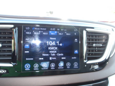 2017 Chrysler Pacifica Touring-L