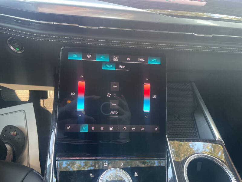 2025 Cadillac Escalade ESV Luxury