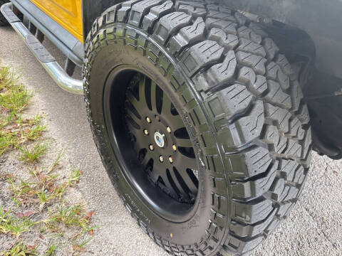 2004 HUMMER H2 Lux Series