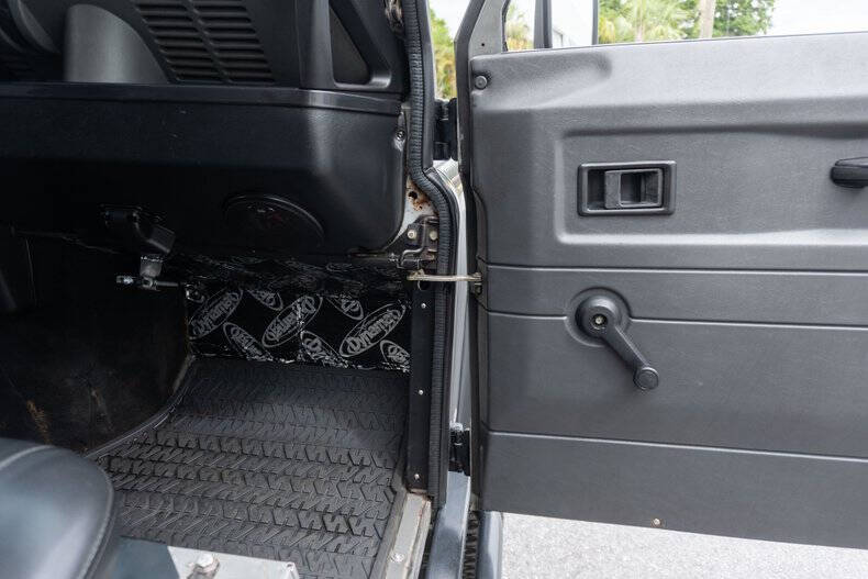 1991 Land Rover Defender