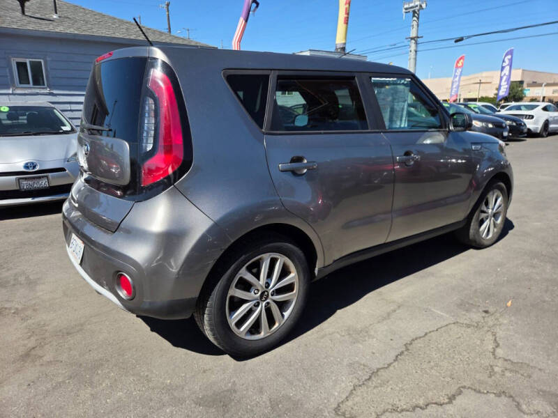 2019 Kia Soul +