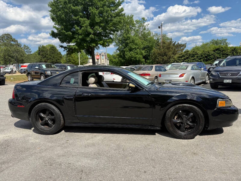 2004 Ford Mustang GT Deluxe