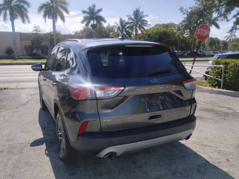 2020 Ford Escape SEL