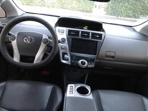 2012 Toyota Prius v Five