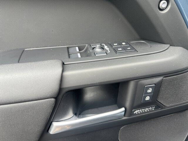 2025 Land Rover Defender 90 P400 X-Dynamic SE