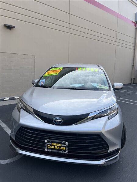 2021 Toyota Sienna LE 8-Passenger