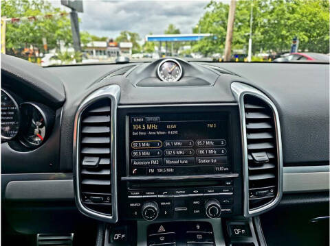 2013 Porsche Cayenne GTS