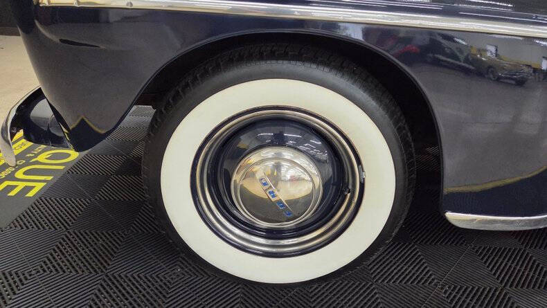 1947 Ford Deluxe