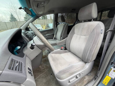 2008 Toyota Sienna LE 7-Passenger