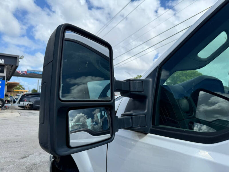 2011 Ford F-250 Super Duty XL photo 10