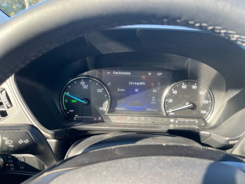 2022 Ford Escape Hybrid SEL