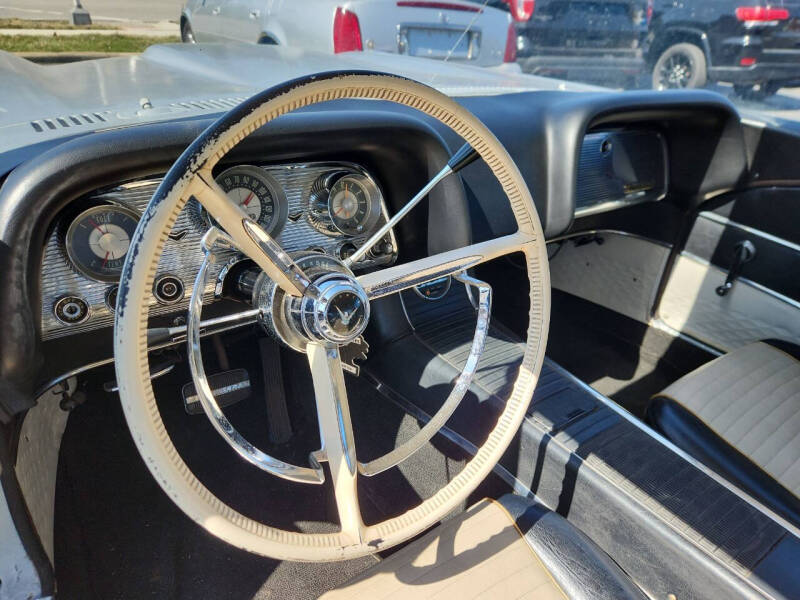 1958 Ford Thunderbird