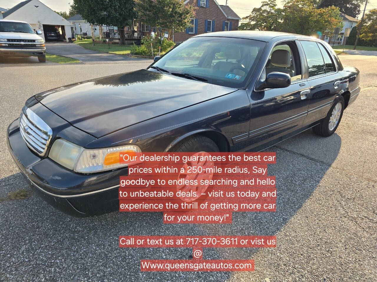 2003 Ford Crown Victoria for sale at QUEENSGATE AUTO SALES in York, PA