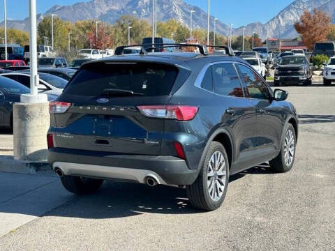 2022 Ford Escape Hybrid Titanium