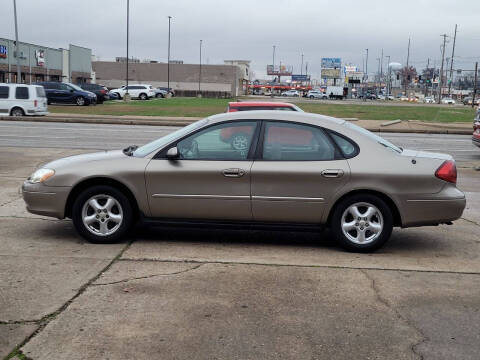 2003 Ford Taurus SE