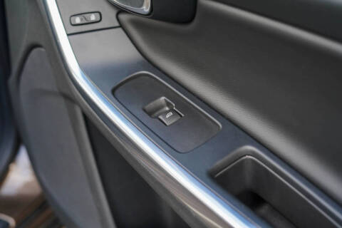 2016 Volvo V60 Cross Country T5