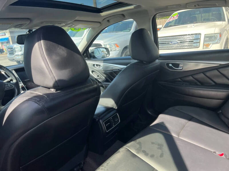 2015 Infiniti Q50 Premium