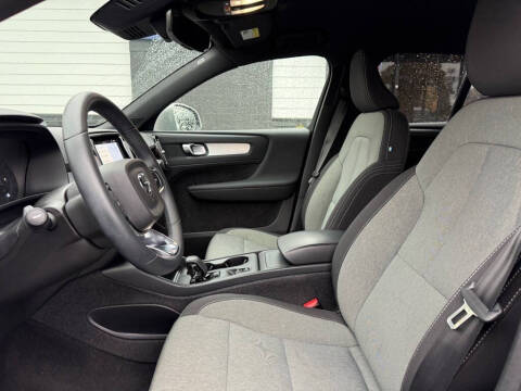 2023 Volvo XC40 B5 Core