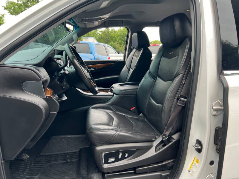 2017 Cadillac Escalade ESV Standard