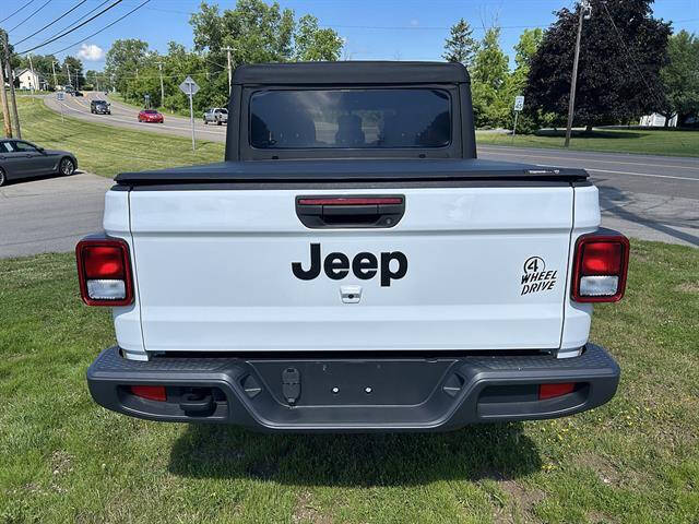 2022 Jeep Gladiator Willys