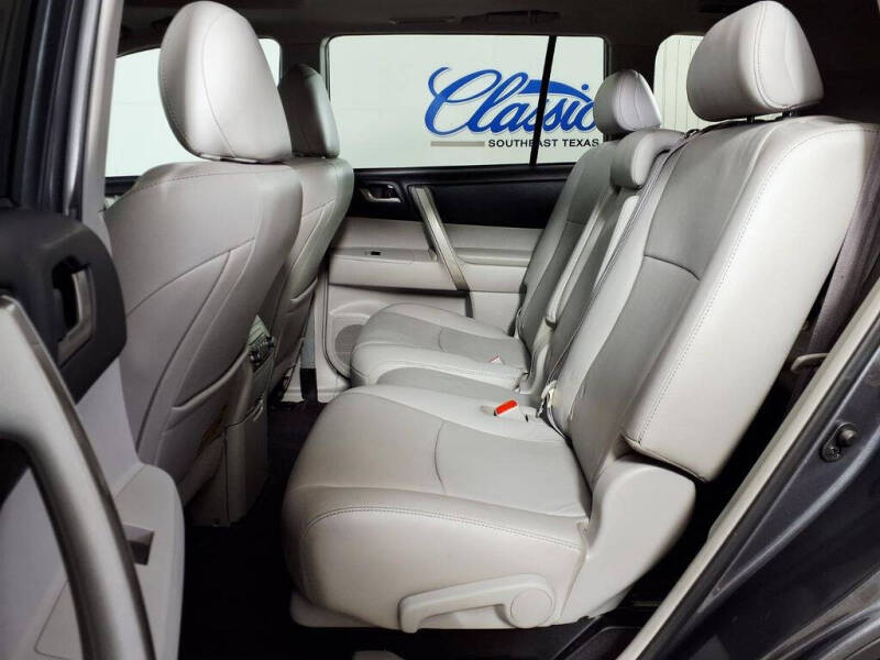 2013 Toyota Highlander SE
