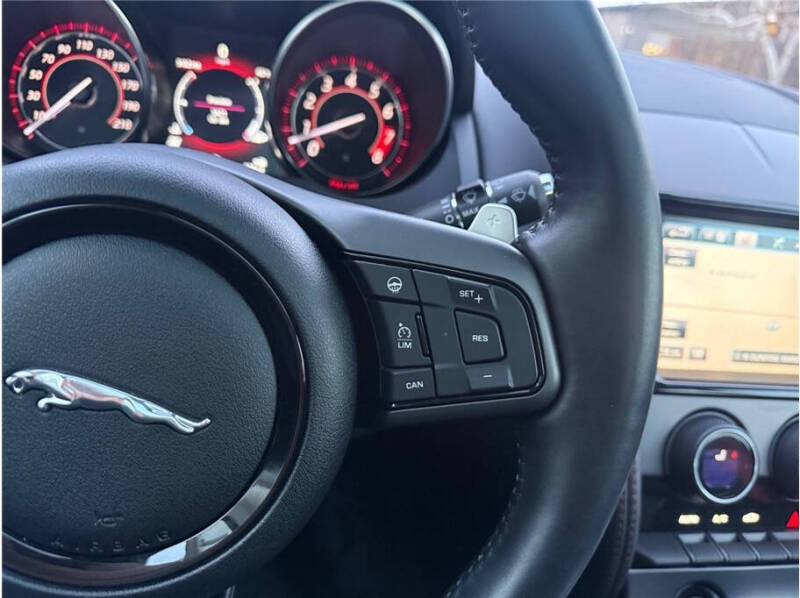 2017 Jaguar F-TYPE R