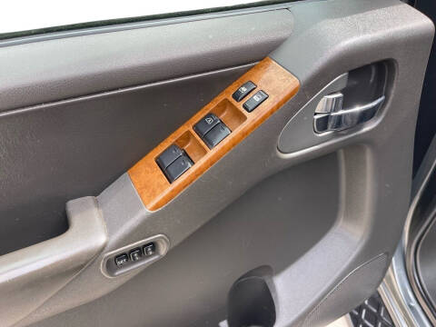 2006 Nissan Pathfinder LE