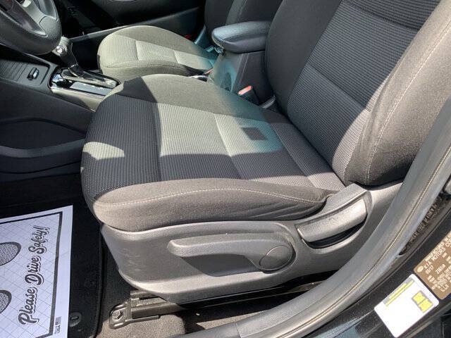 2017 Kia Forte5 LX