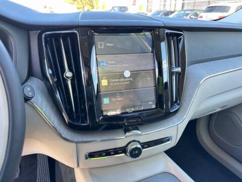 2025 Volvo XC60 T8 Plus Dark Theme