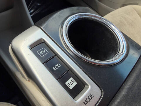 2012 Toyota Prius v Two