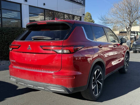 2022 Mitsubishi Outlander ES