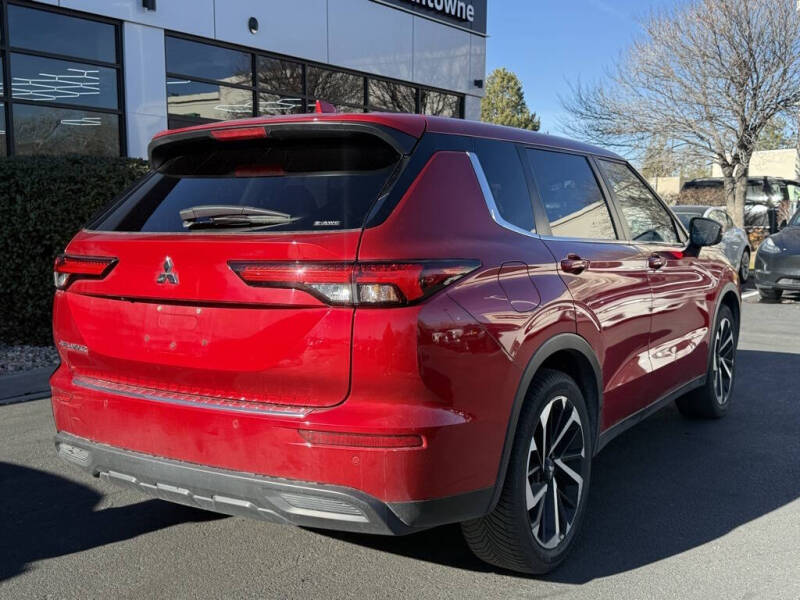 2022 Mitsubishi Outlander ES