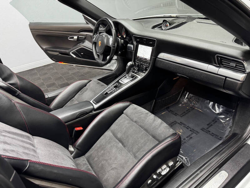 2015 Porsche 911 Carrera S