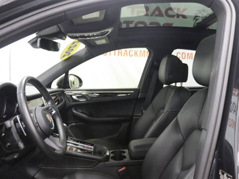 2022 Porsche Macan