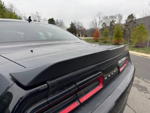 2017 Dodge Challenger 392 HEMI Scat Pack Shaker