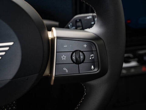 2025 MINI Hardtop 2 Door Cooper Signature Trim