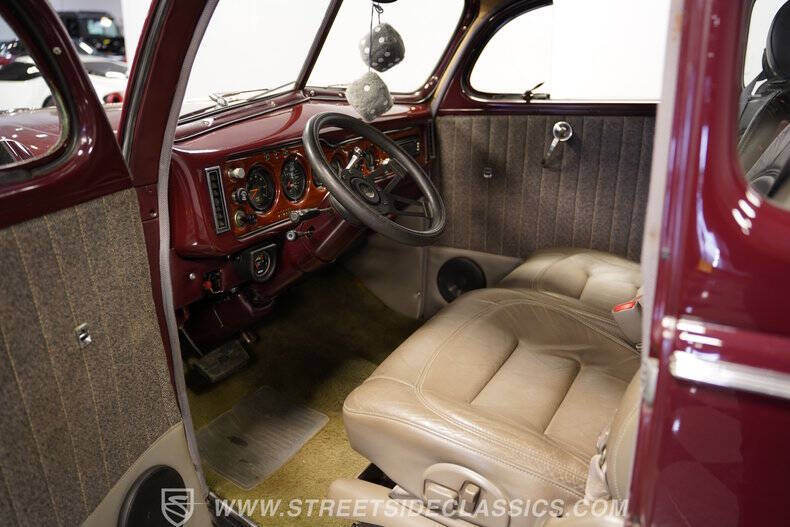 1940 Ford Deluxe