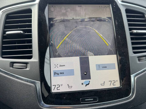 2016 Volvo XC90 T6 Momentum