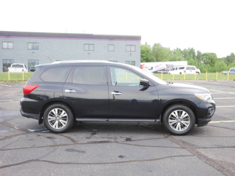 2017 Nissan Pathfinder SL